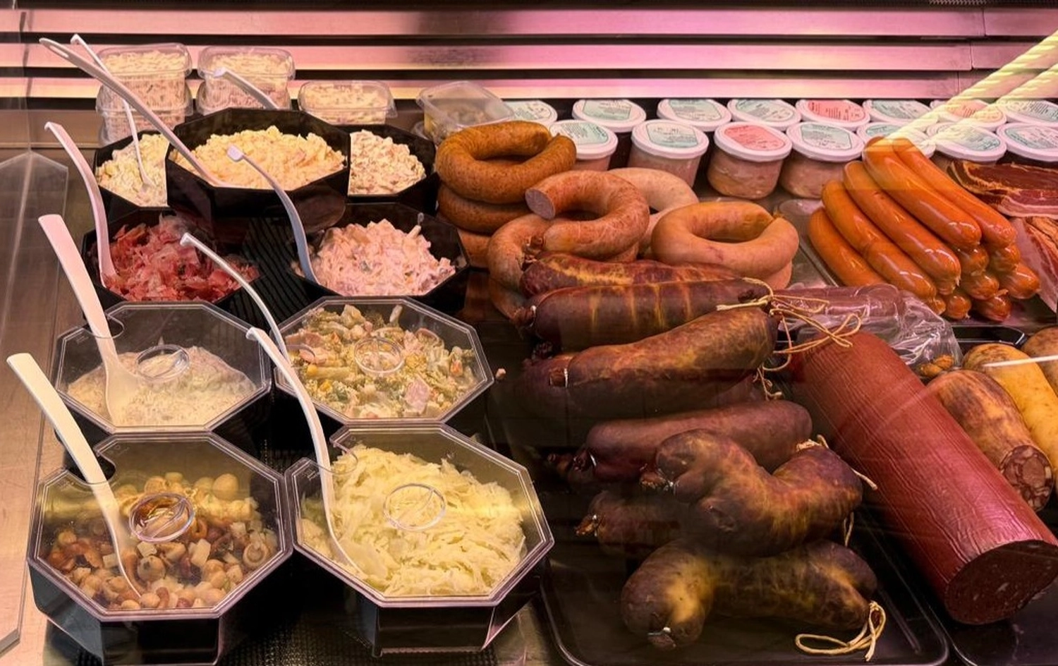 Hecht - Fleischerei - Salate eigene Herstellung